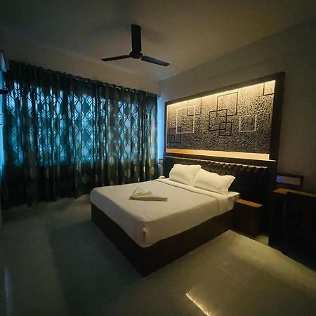 B Six Hotel Bangalore Eksteriør bilde