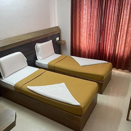 B Six Hotel Bangalore Eksteriør bilde
