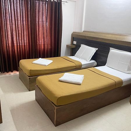 B Six Hotel Bangalore Eksteriør bilde