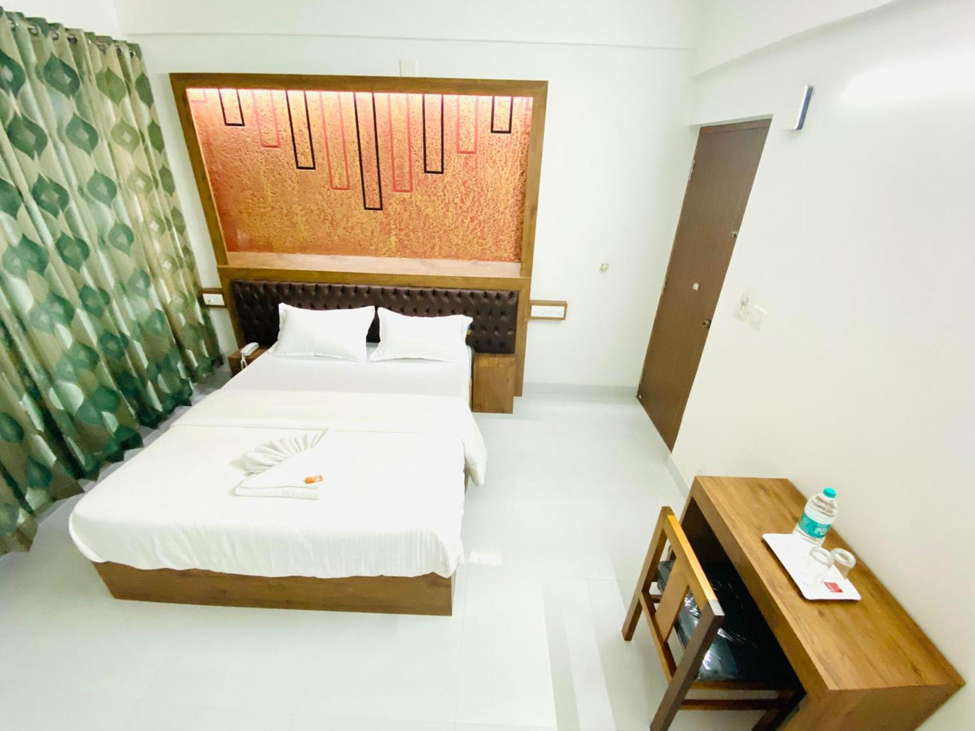 B Six Hotel Bangalore Eksteriør bilde