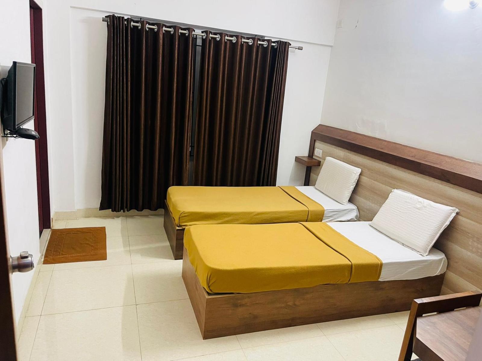 B Six Hotel Bangalore Eksteriør bilde