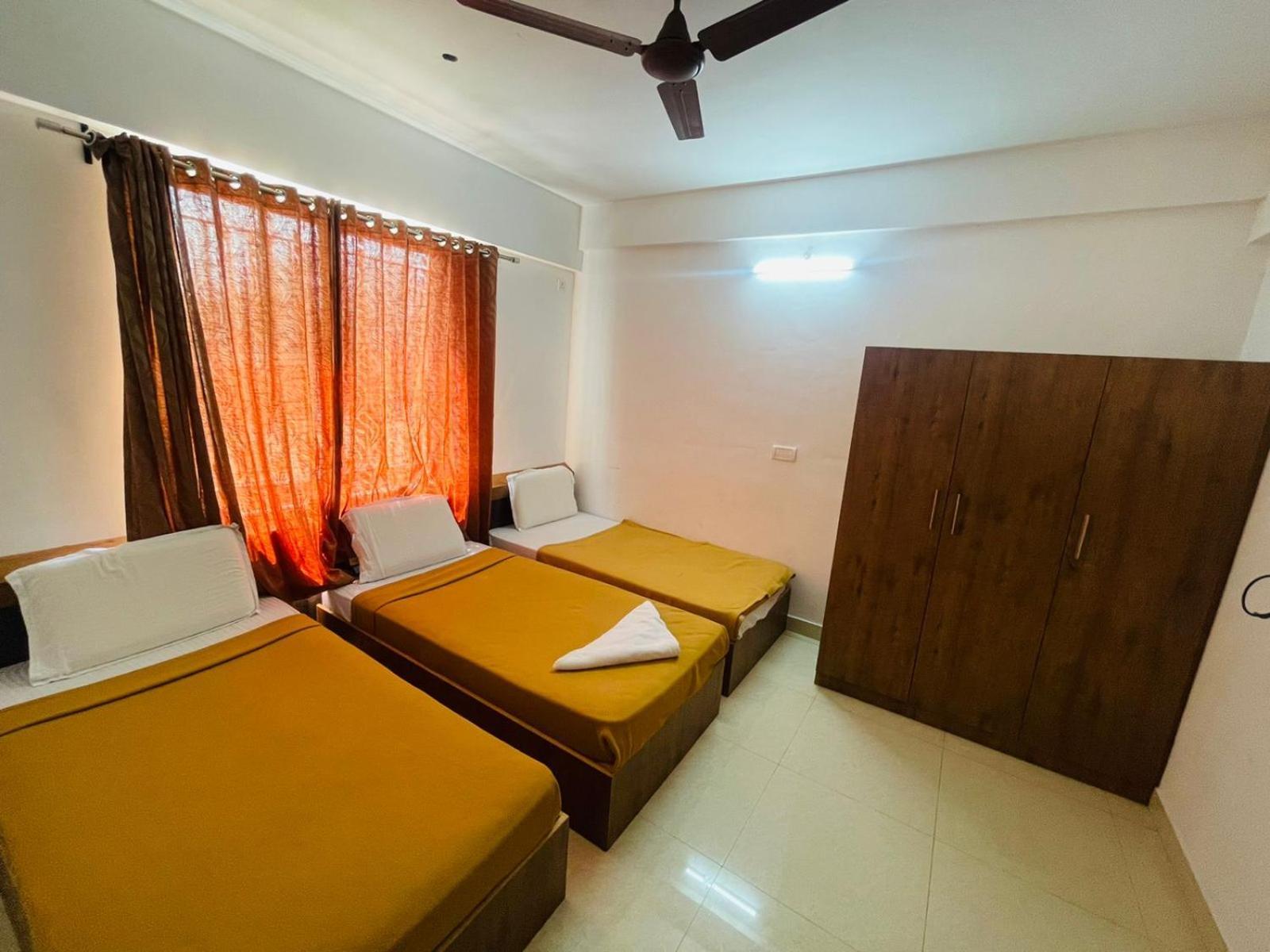 B Six Hotel Bangalore Eksteriør bilde