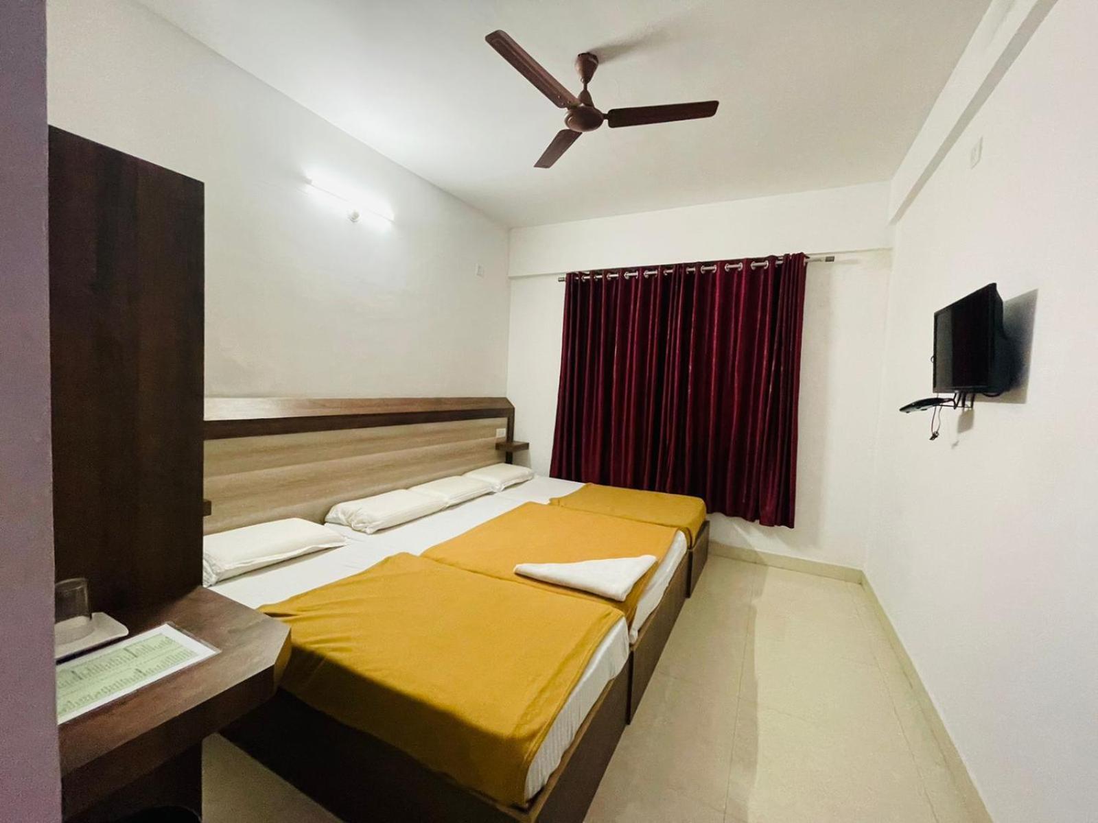B Six Hotel Bangalore Eksteriør bilde