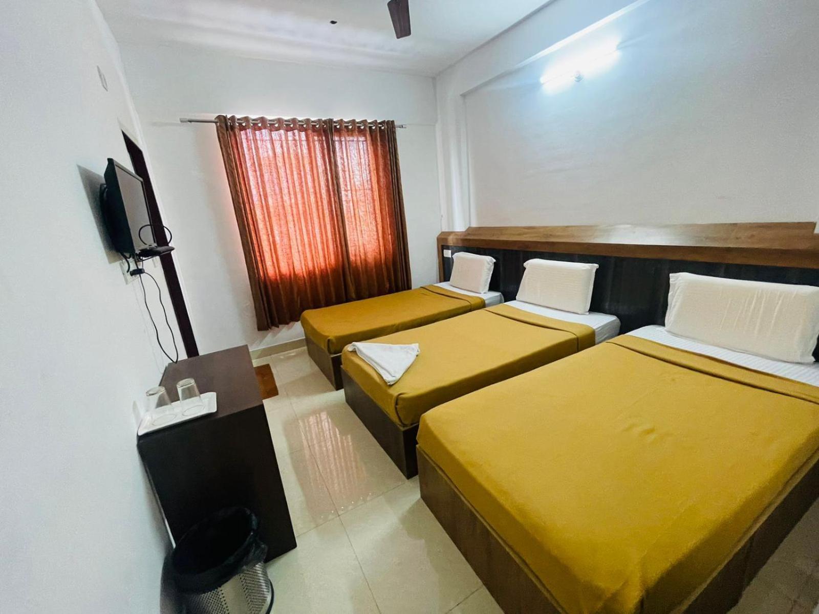 B Six Hotel Bangalore Eksteriør bilde