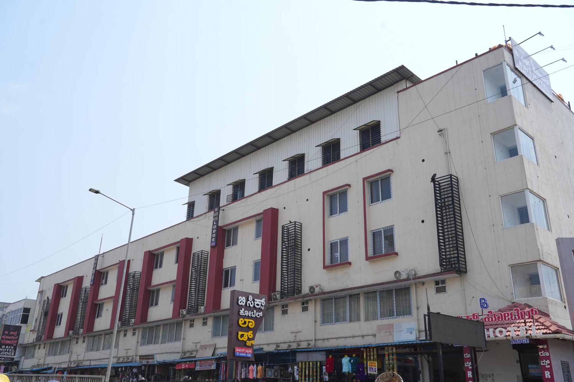 B Six Hotel Bangalore Eksteriør bilde
