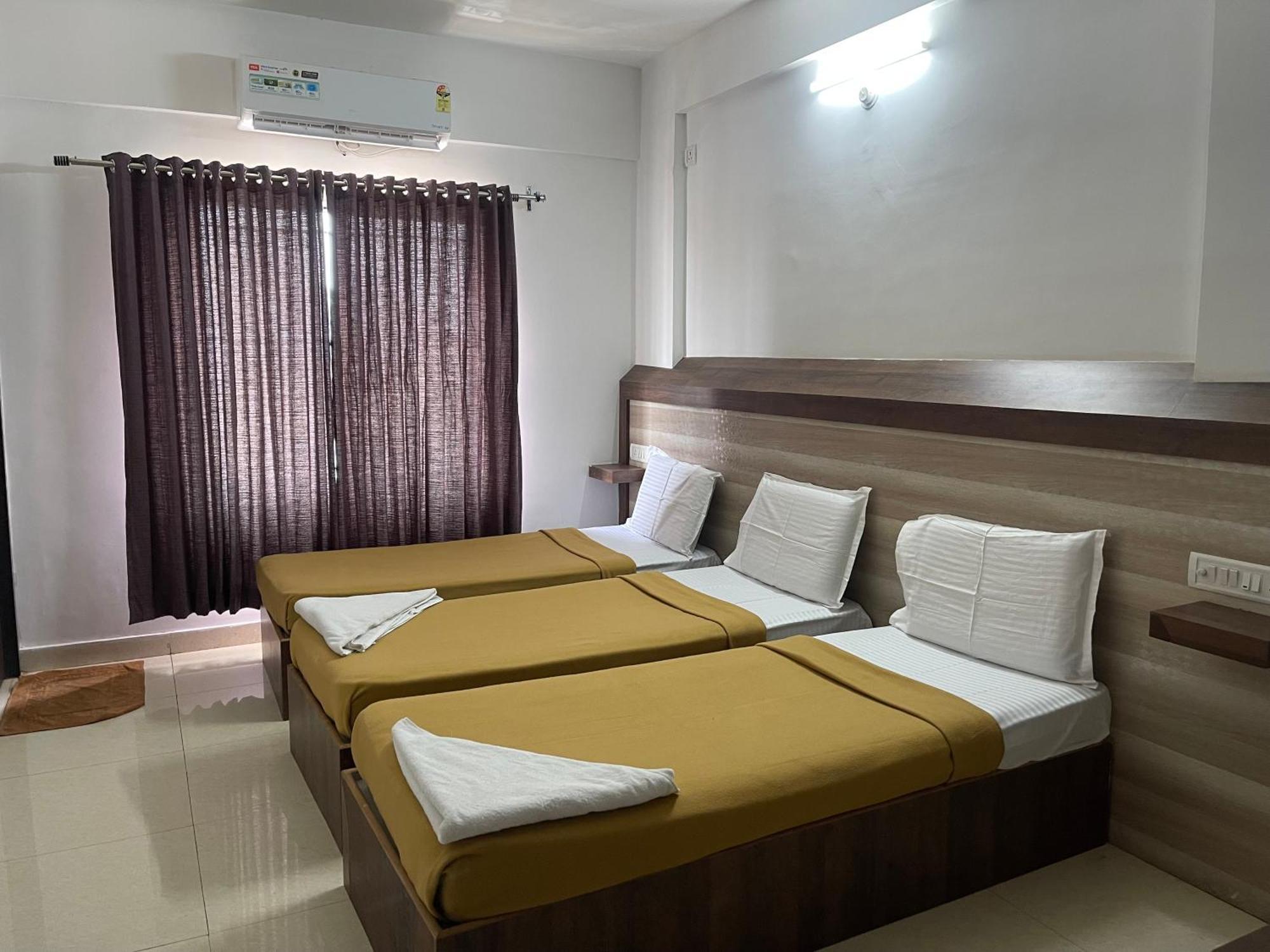 B Six Hotel Bangalore Eksteriør bilde
