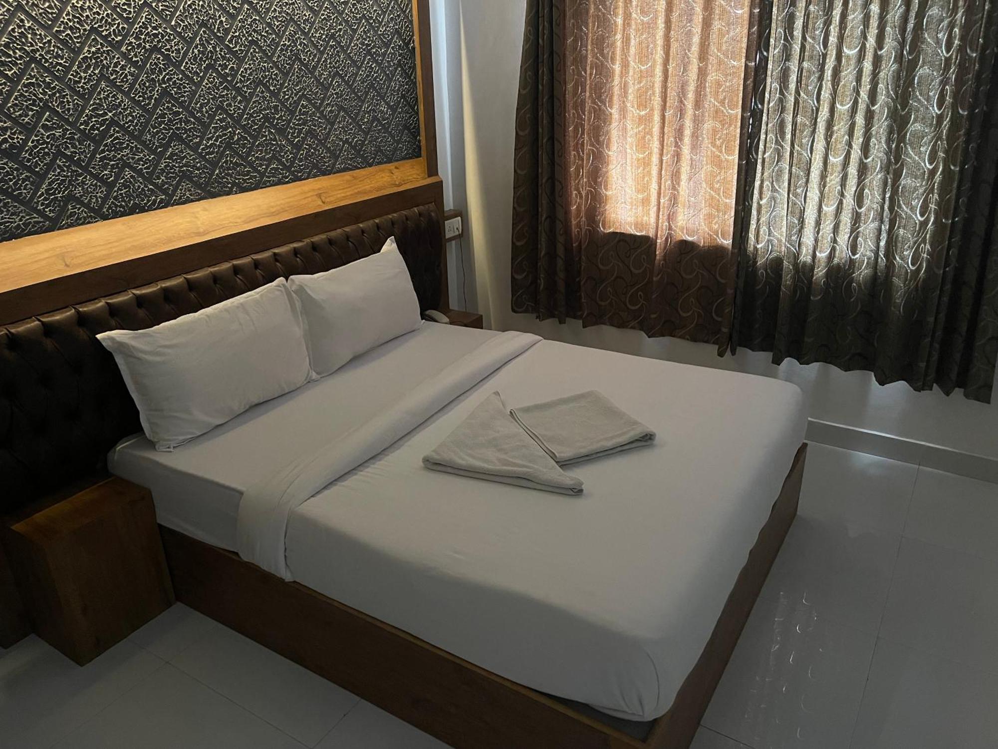 B Six Hotel Bangalore Eksteriør bilde