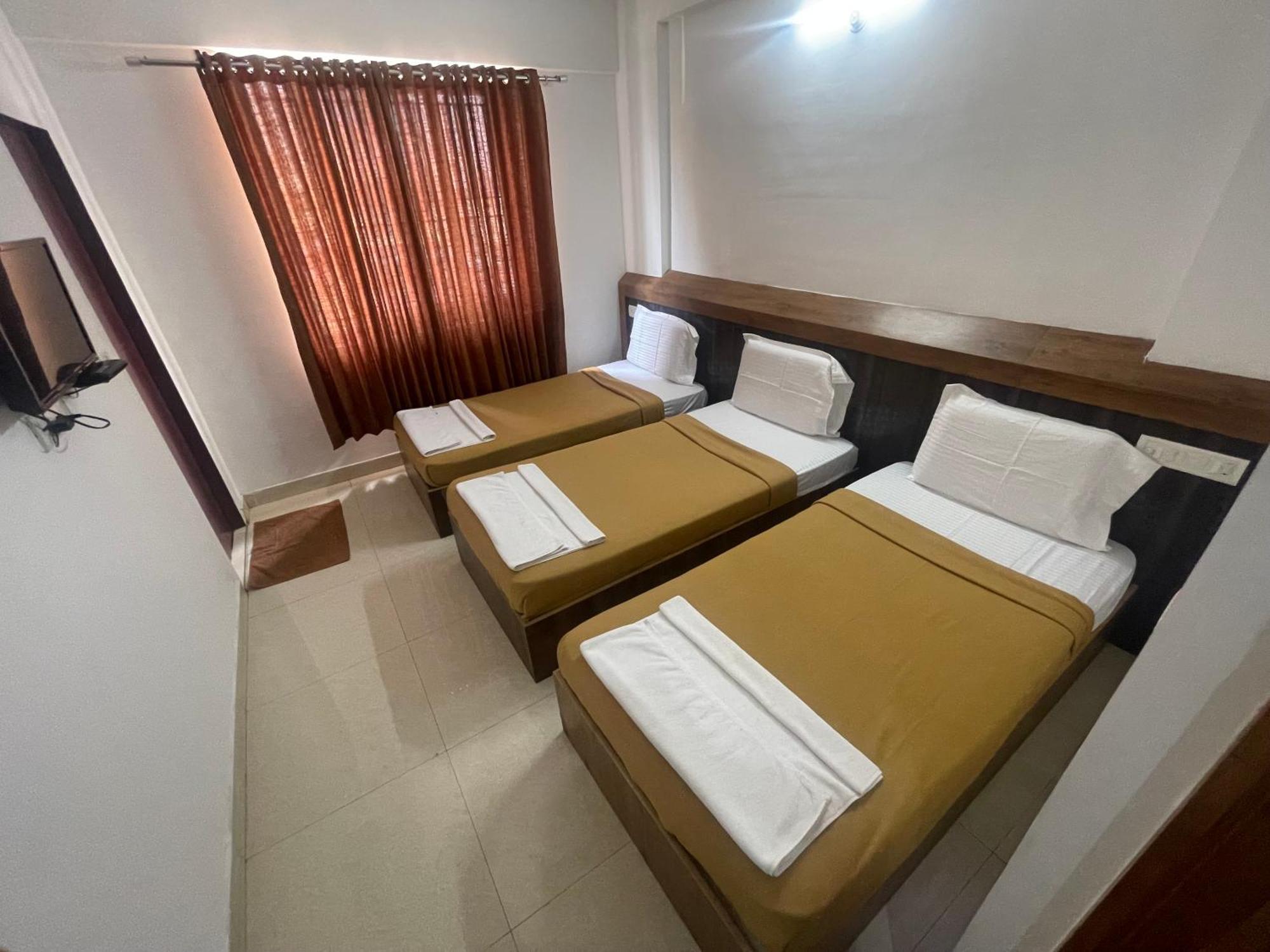 B Six Hotel Bangalore Eksteriør bilde