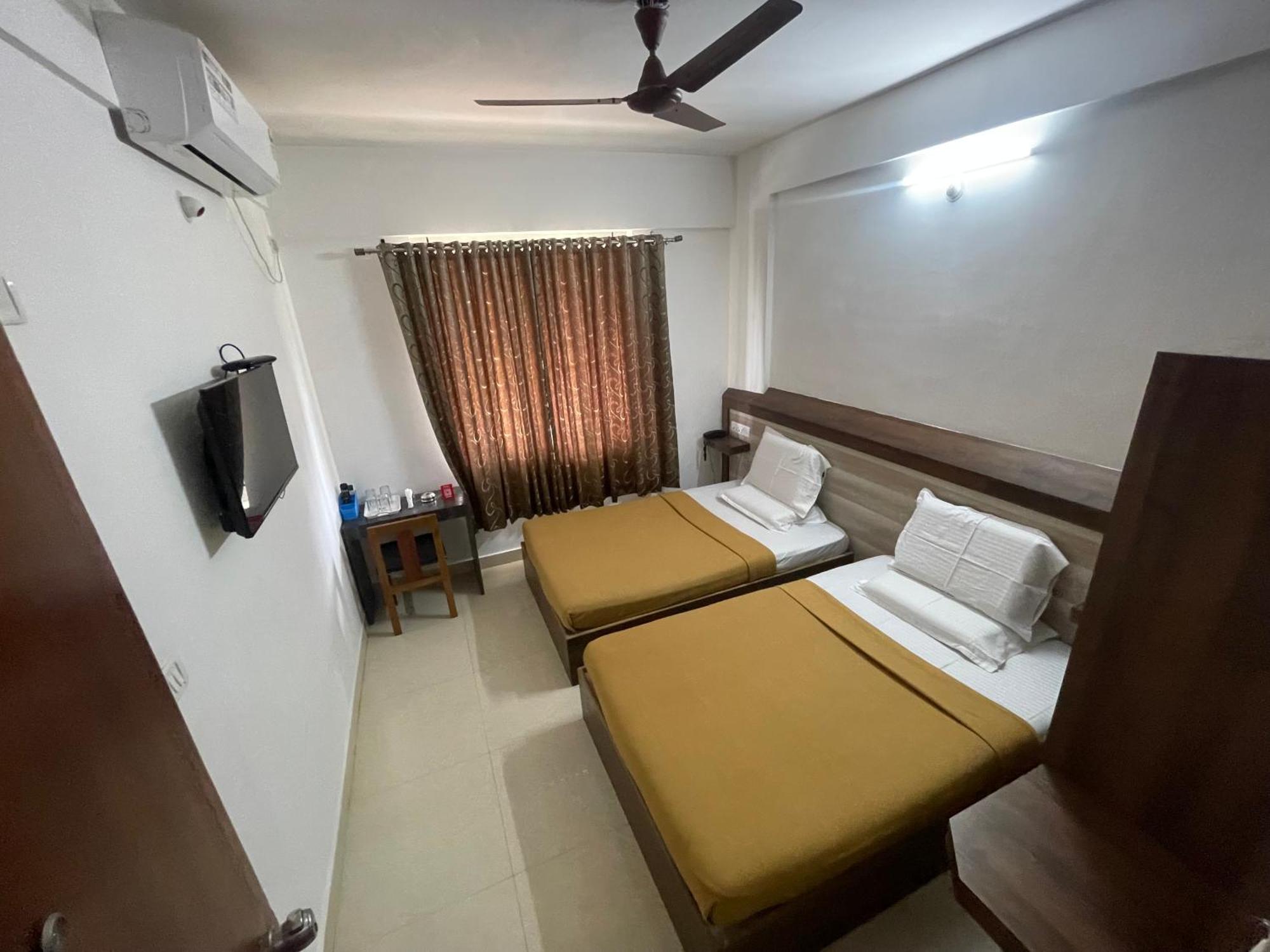 B Six Hotel Bangalore Eksteriør bilde