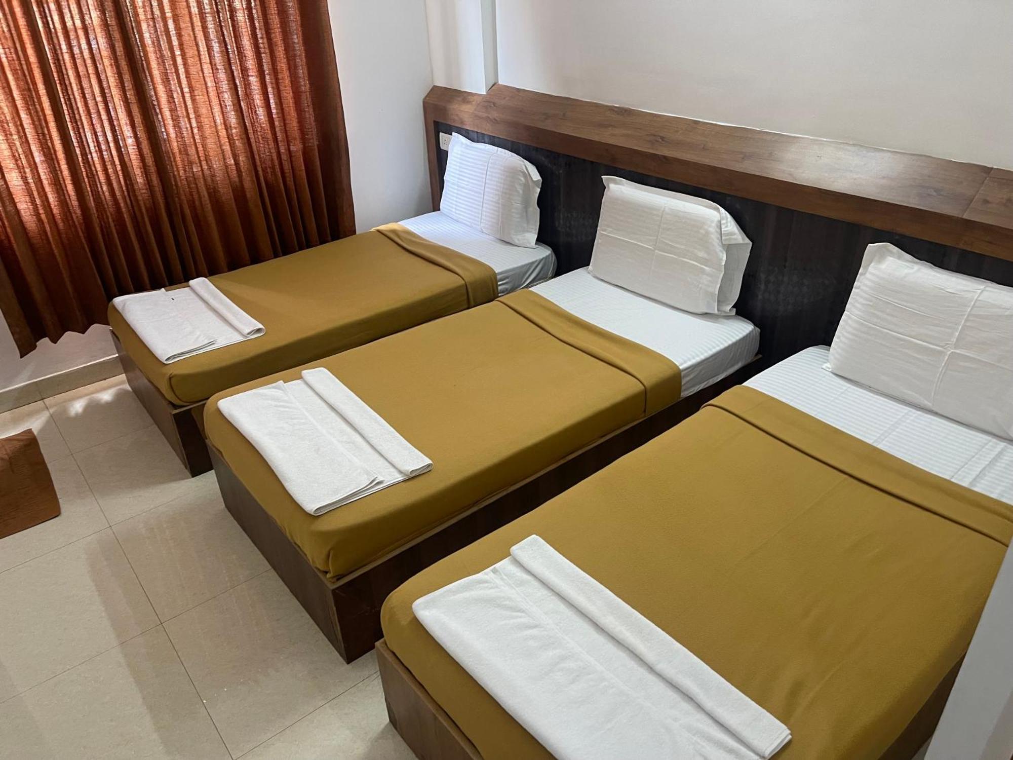 B Six Hotel Bangalore Eksteriør bilde