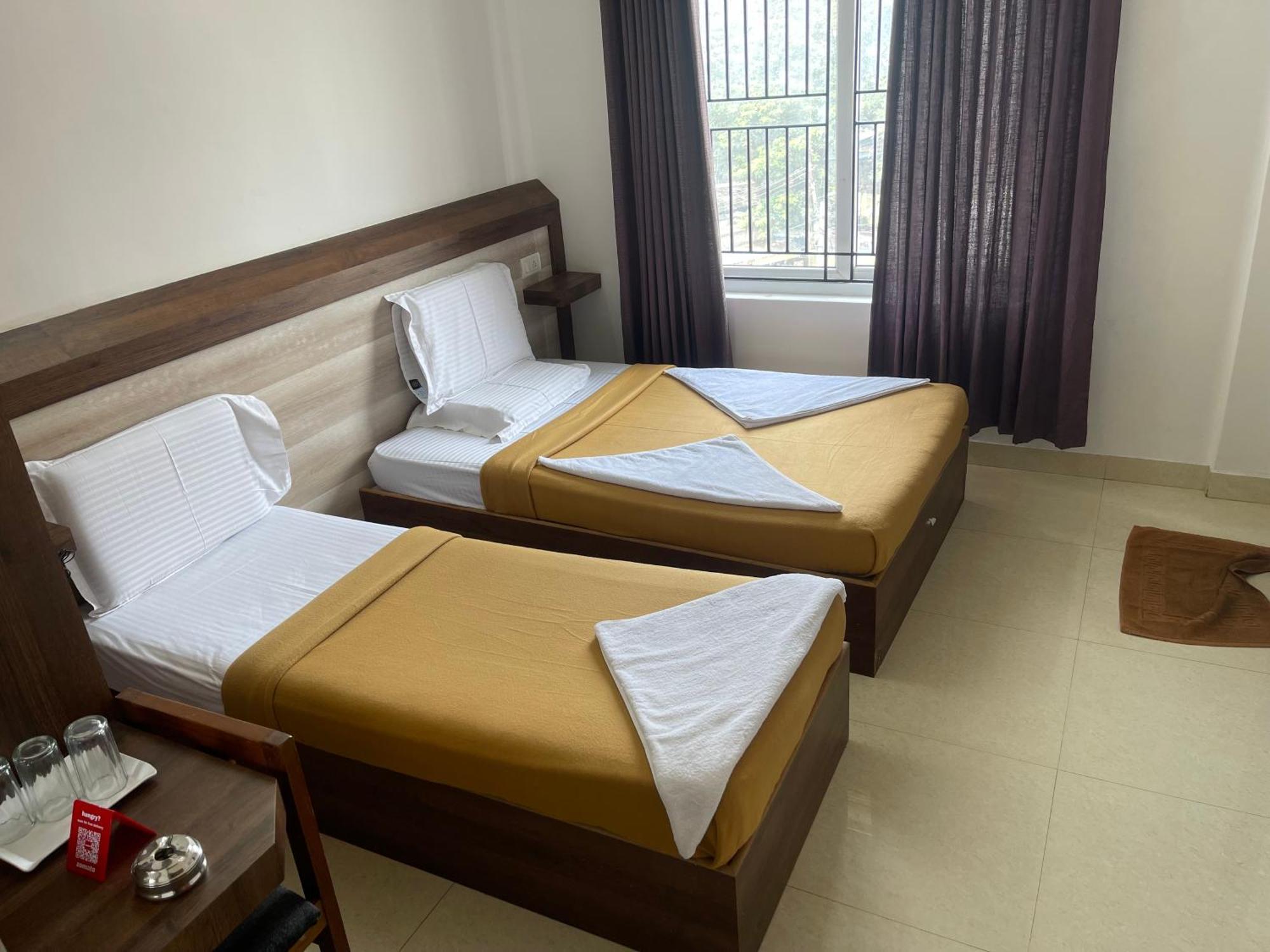 B Six Hotel Bangalore Eksteriør bilde