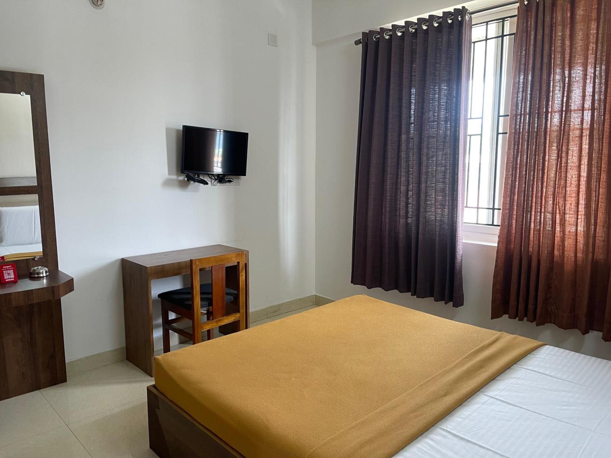 B Six Hotel Bangalore Eksteriør bilde