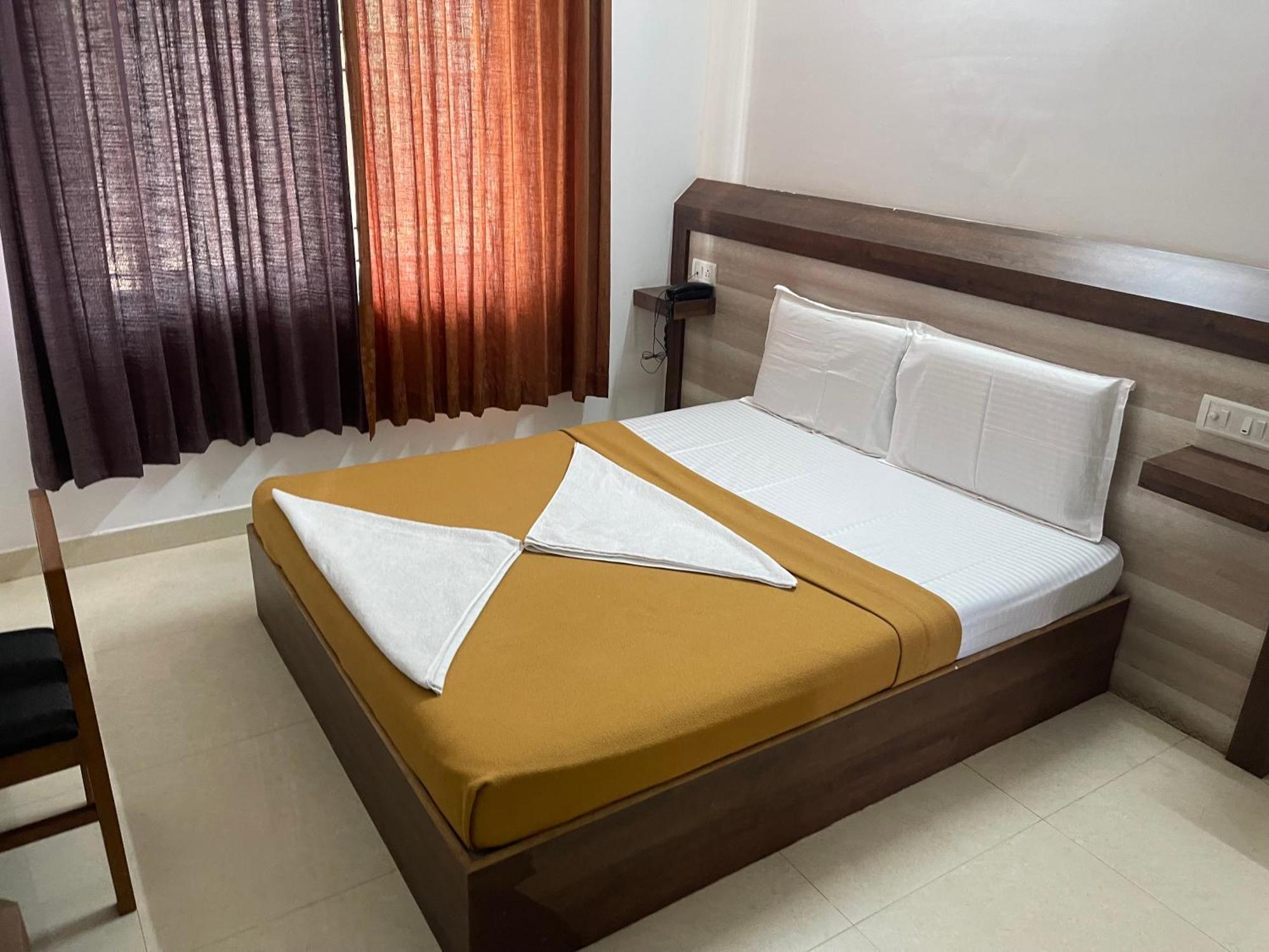 B Six Hotel Bangalore Eksteriør bilde